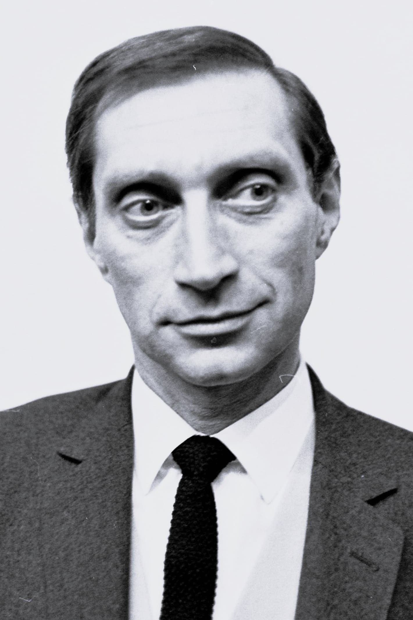 Vladek Sheybal | Le Chiffre's Representative