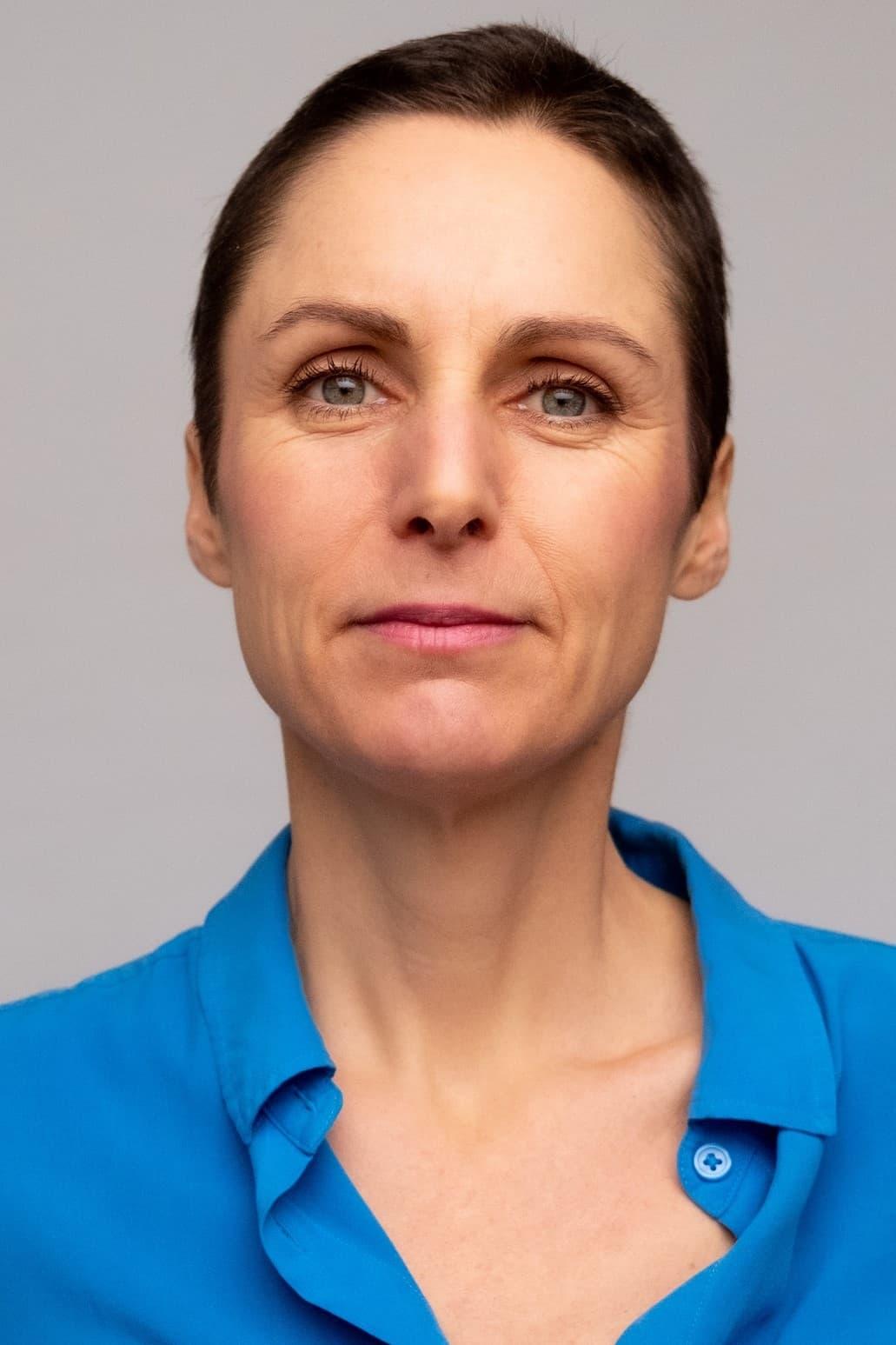 Sanne Schnapp | Female Worker Helene Scholz
