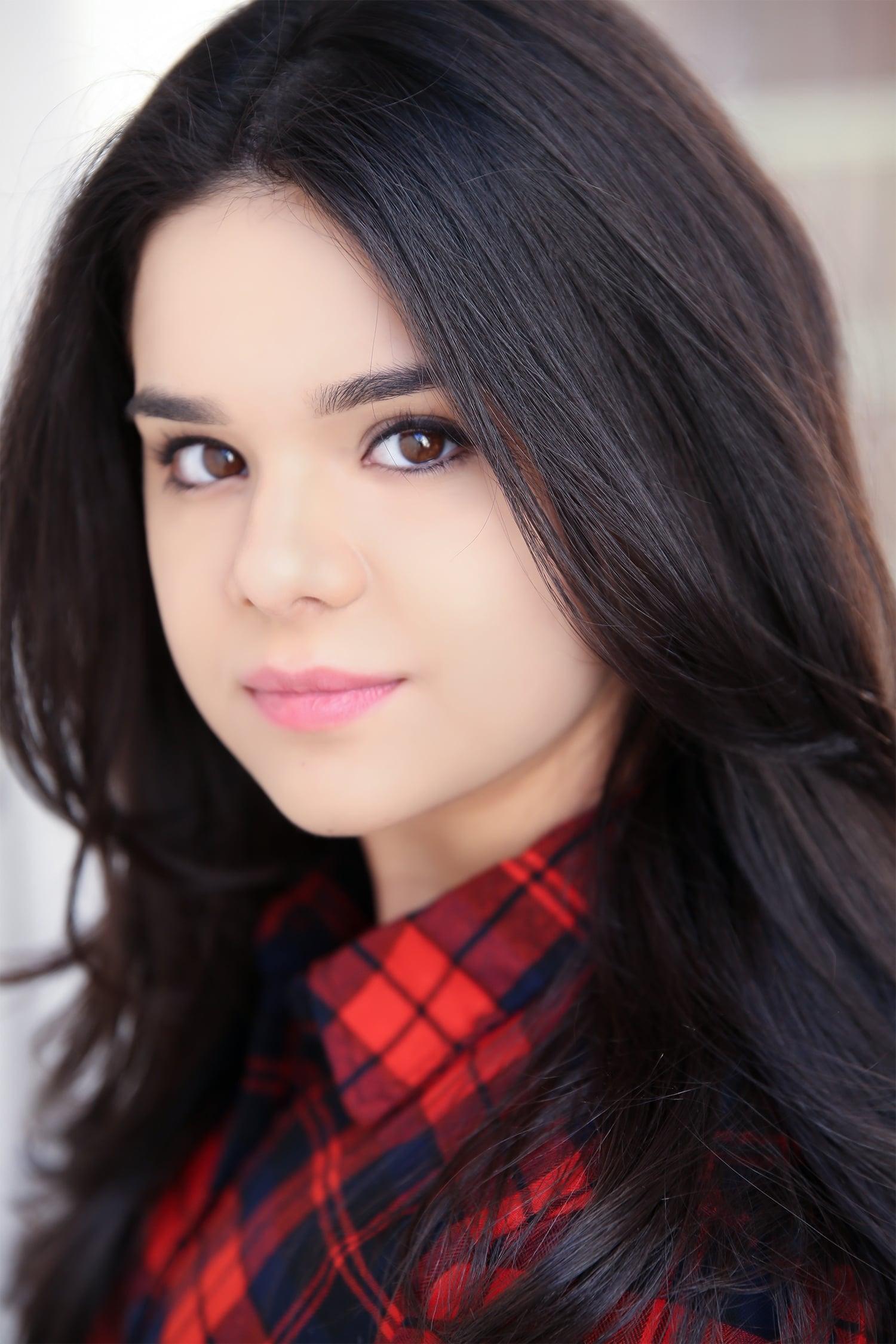 Gabriela Flores | Maralu the Fiddle Player