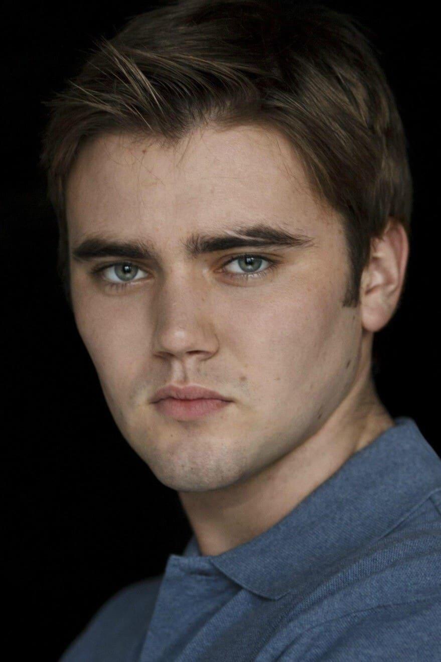 Cameron Bright | Tommy age 7