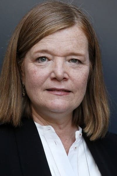 Anne Benoît | Mme Chenus, l'assistante sociale