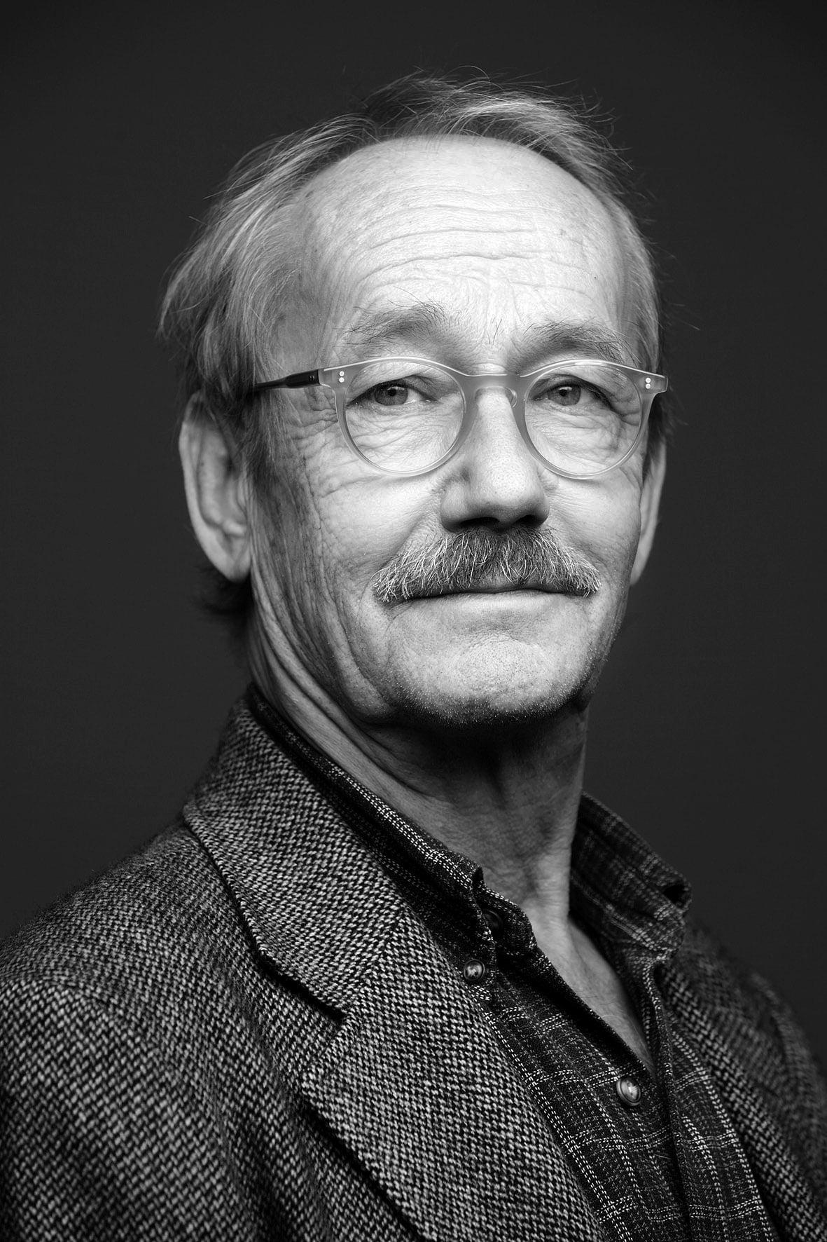 Gösta Ekman | John Smith, Police chief of Säpo
