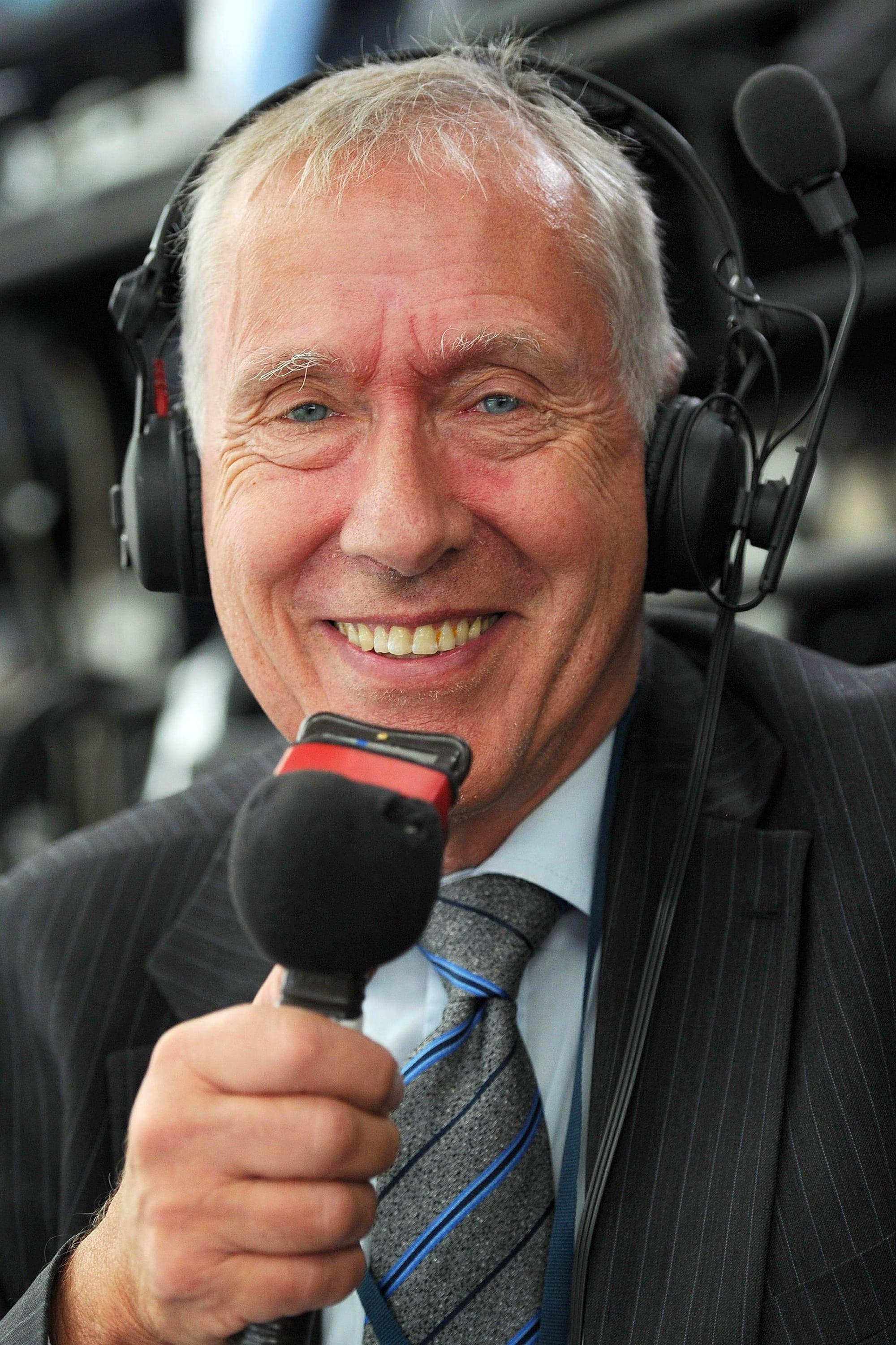 Martin Tyler | Announcer (voice) (uncredited)