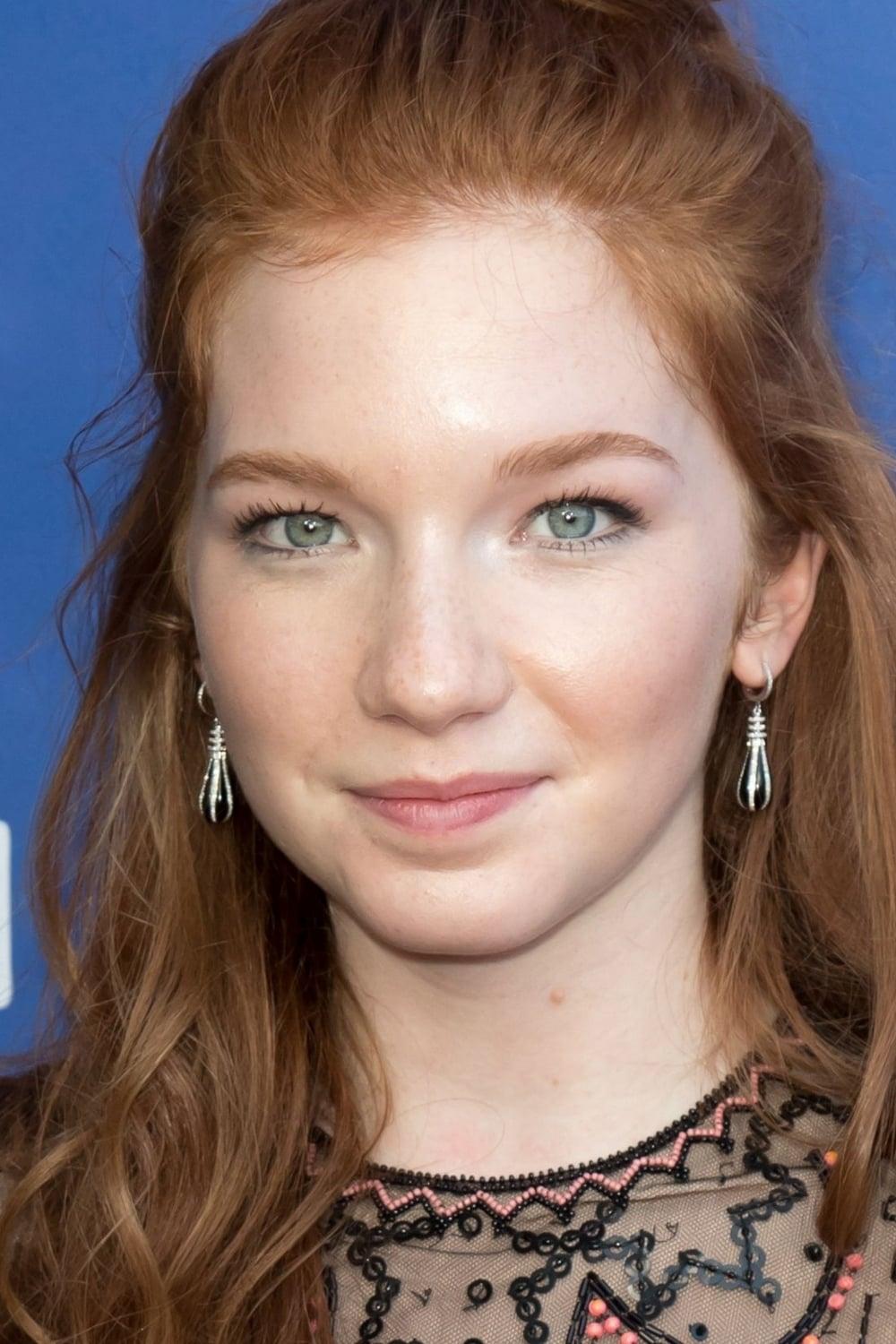 Annalise Basso | Young Kaylie