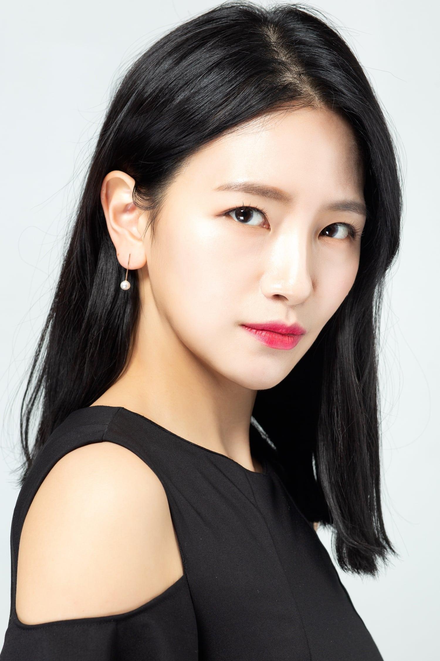 Baek Eun-hae | [Hotel manager of the Hotel Emros maid team]