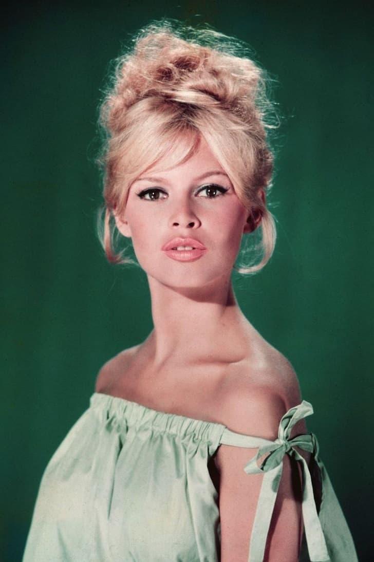 Brigitte Bardot | Herself (uncredited)