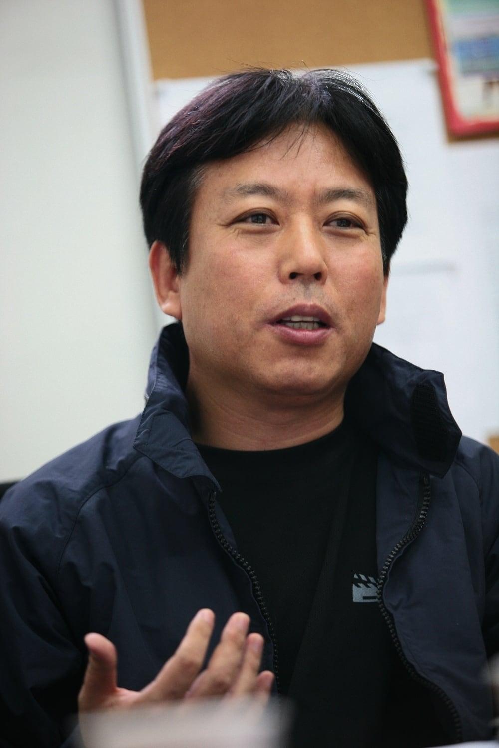Kim Eui-suk | Director