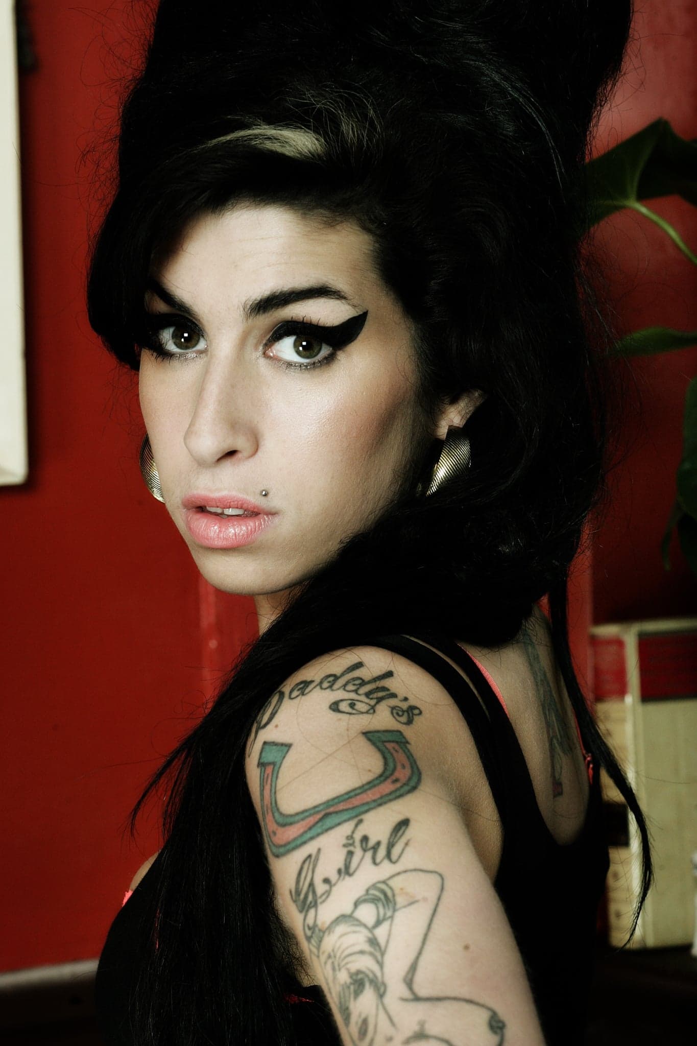 Amy Winehouse | Herself (archive footage)