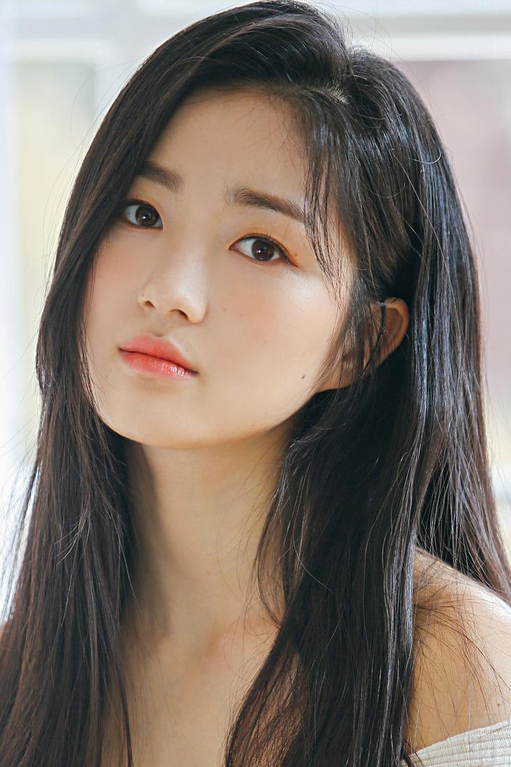 Kim Hye-yoon | Young Maria (uncredited)