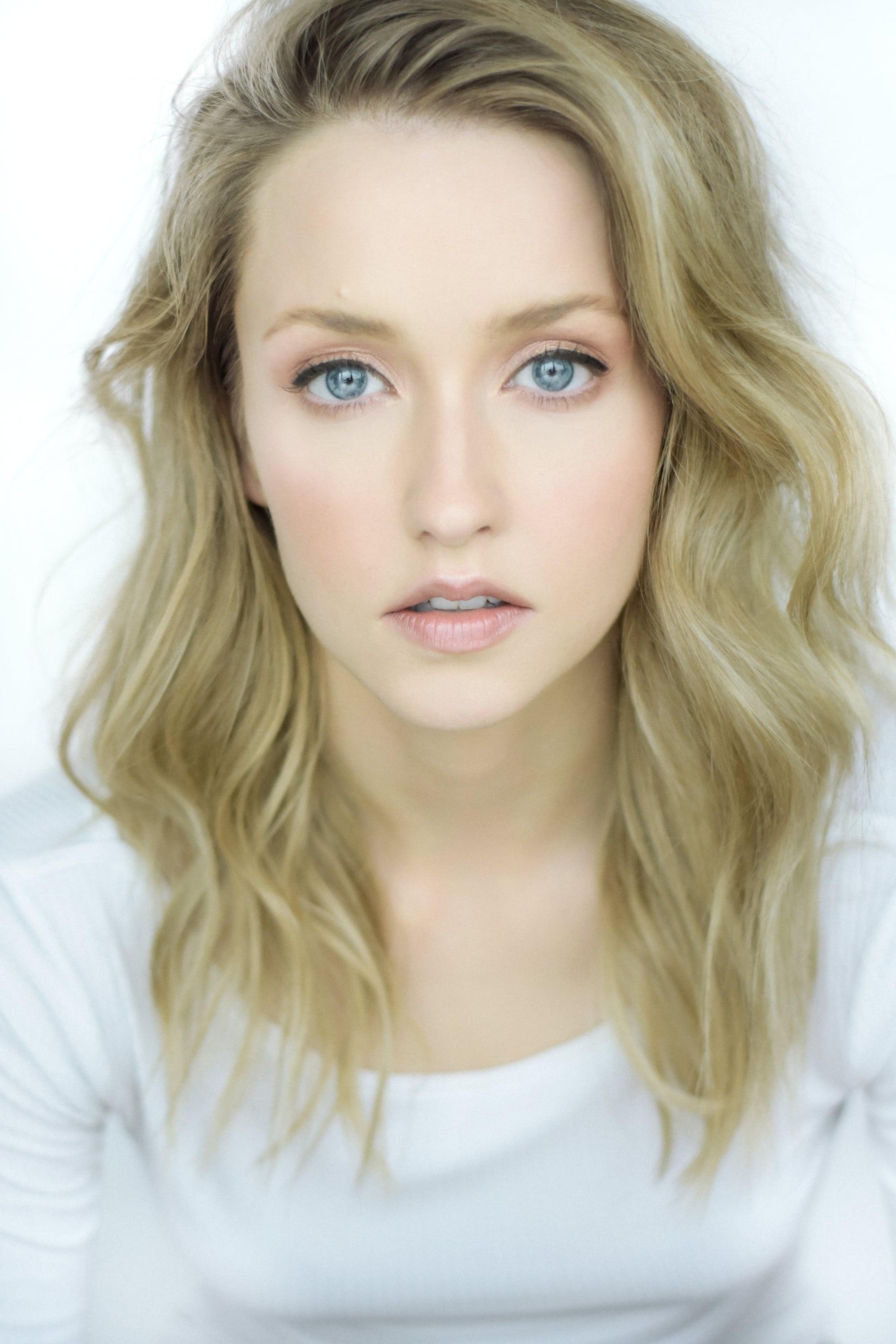 Emily Tennant | Young Girl