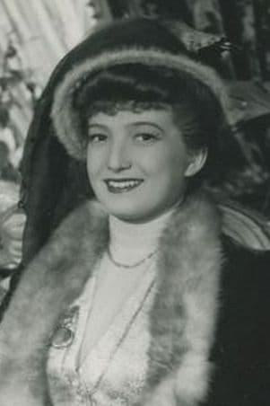 Marcelle Arnold | Hélène's Mother