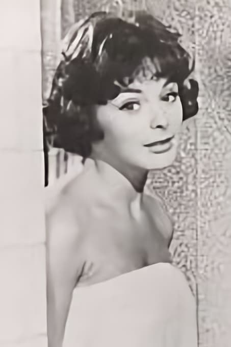 Lynette Bernay | Girl in Dressing Room (uncredited)