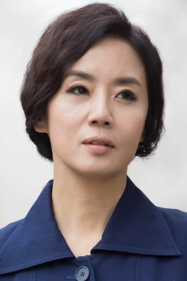 Jo Kyung-sook | Mi-na's Mother