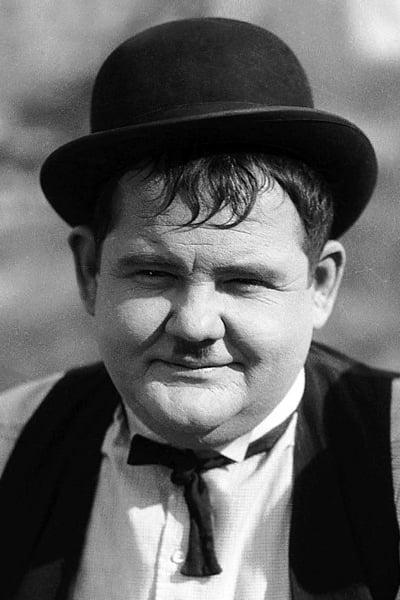 Oliver Hardy | Self (archive footage)