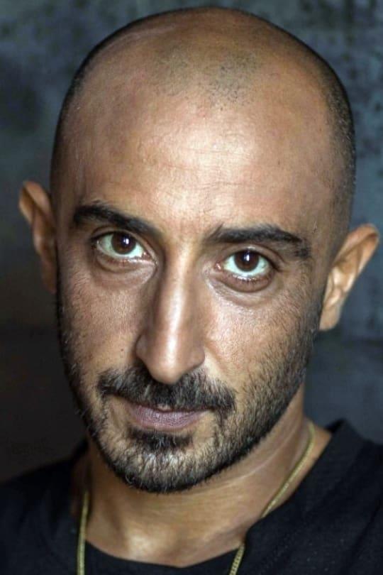 Loai Nofi | Mustafa Na'amne (as Loai Noufi)
