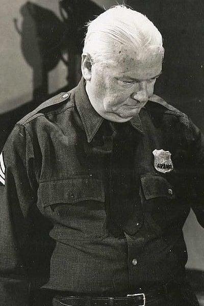 Charles C. Wilson | Policeman (uncredited)