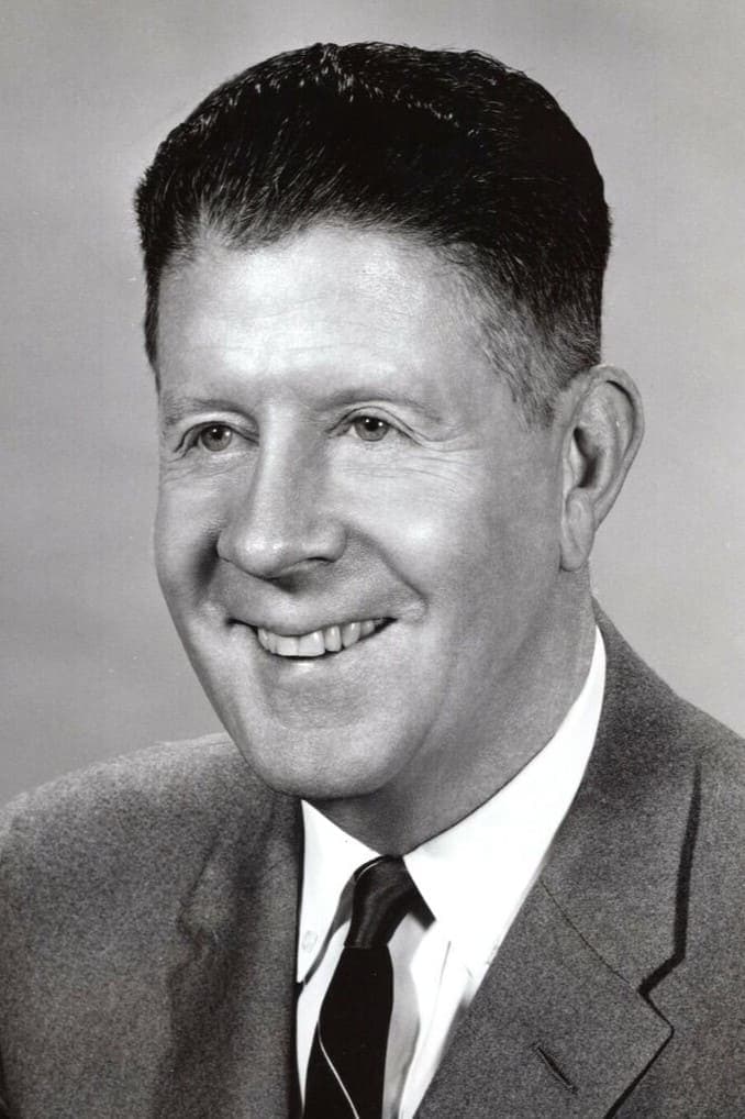 Rudy Vallee | Self (archive footage)