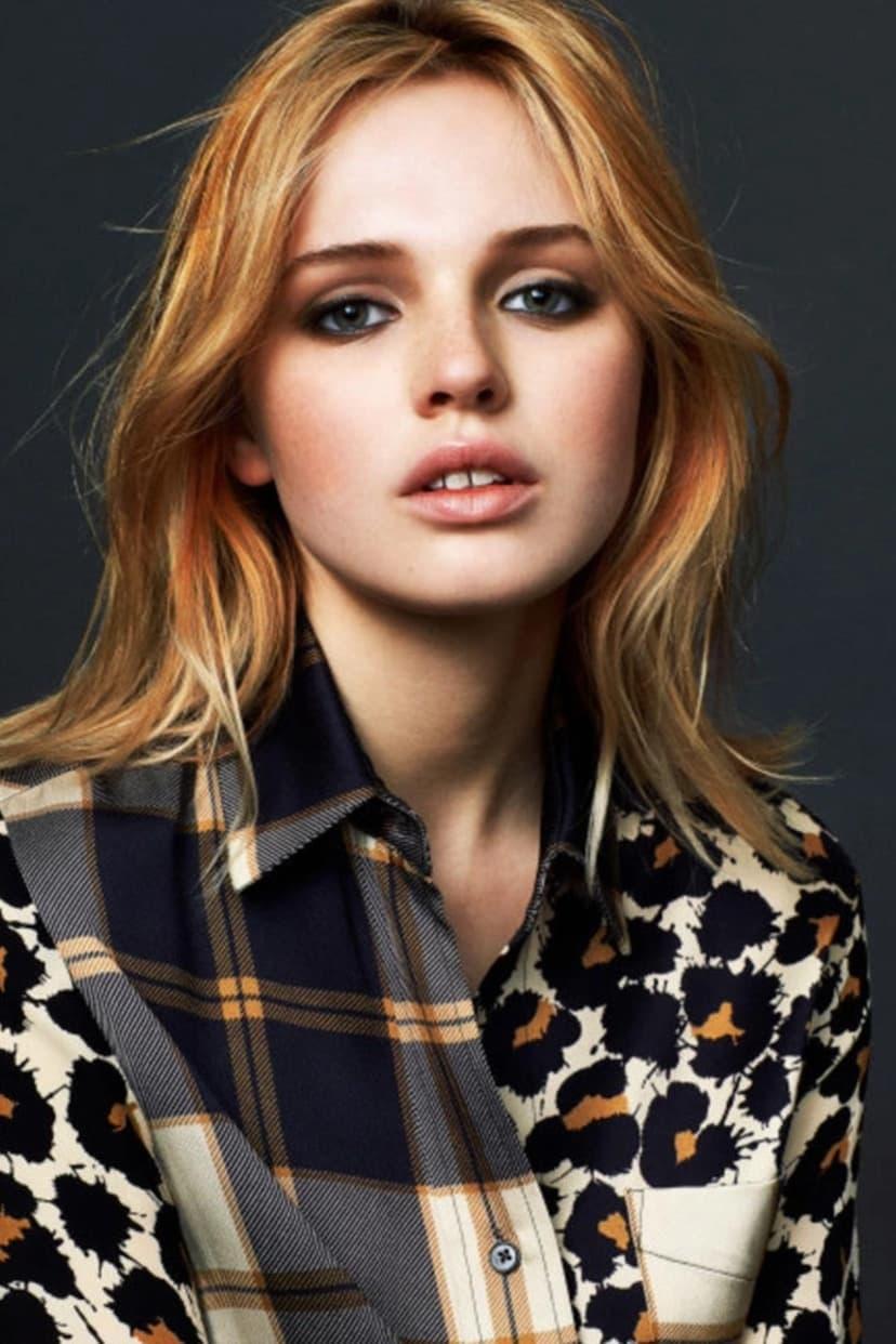 Odessa Young | Lily Colson