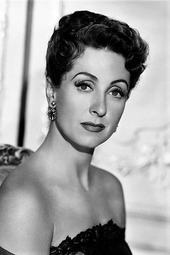 Danielle Darrieux | Self (archive footage)
