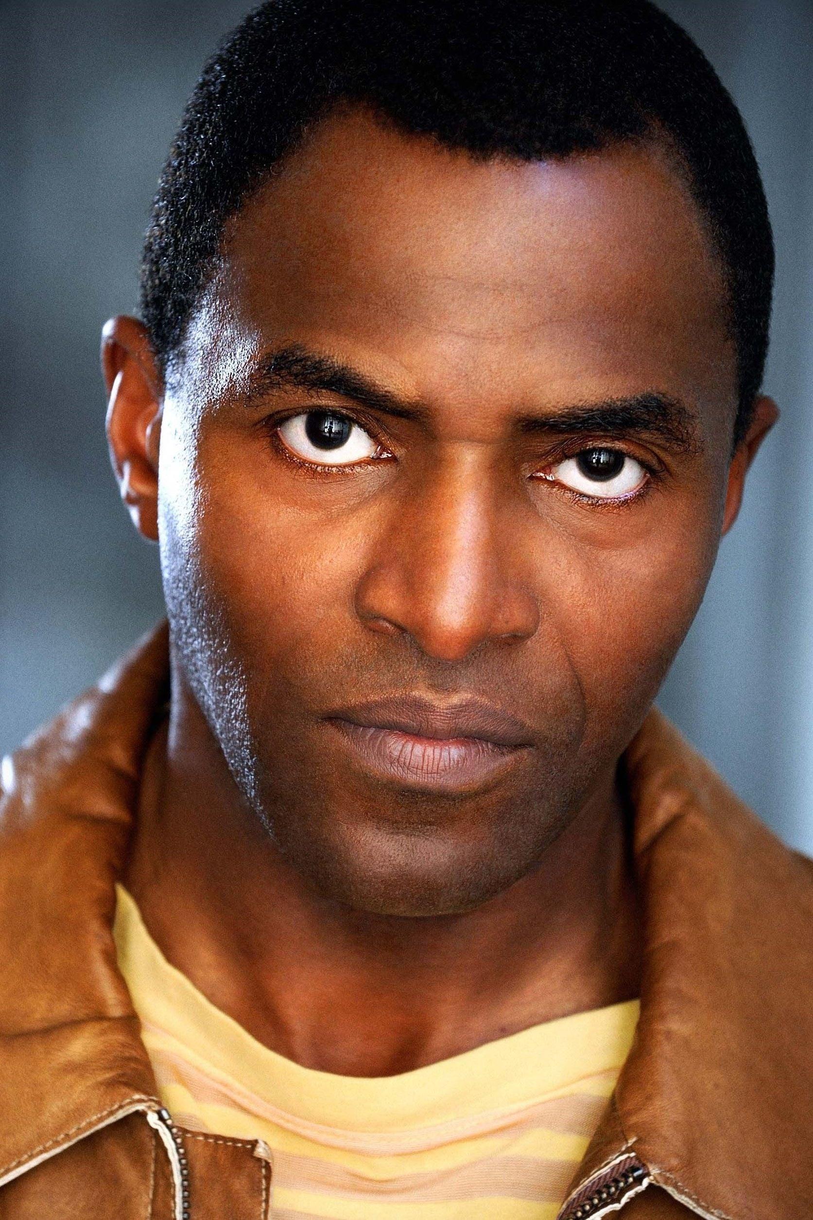 Carl Lumbly | Silas Stone (voice)