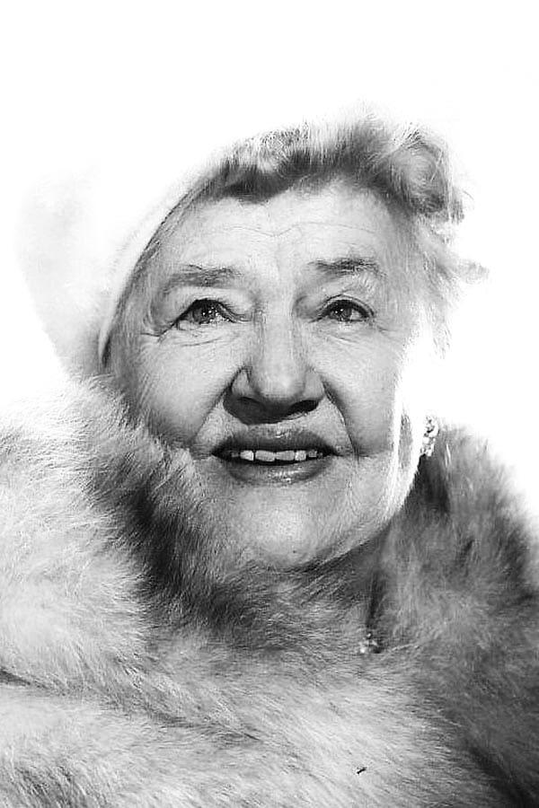 Marjorie Bennett | Miss Lark - Old Woman in Park
