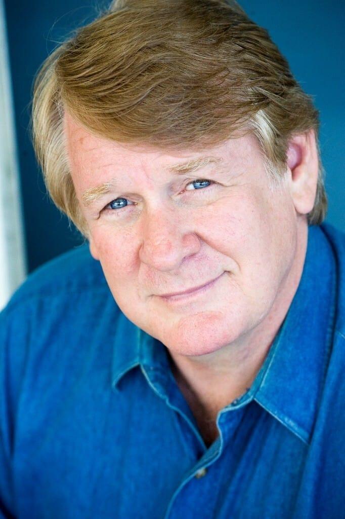 Bill Farmer | Oliver Sansweet's Lawyer / Firefighters (voice) (uncredited)