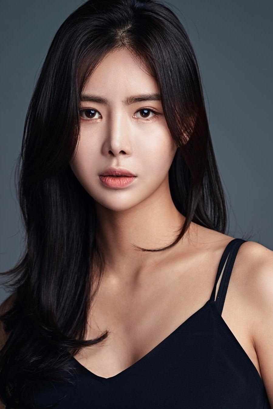 Park Kyoung-hee | Hostess 2