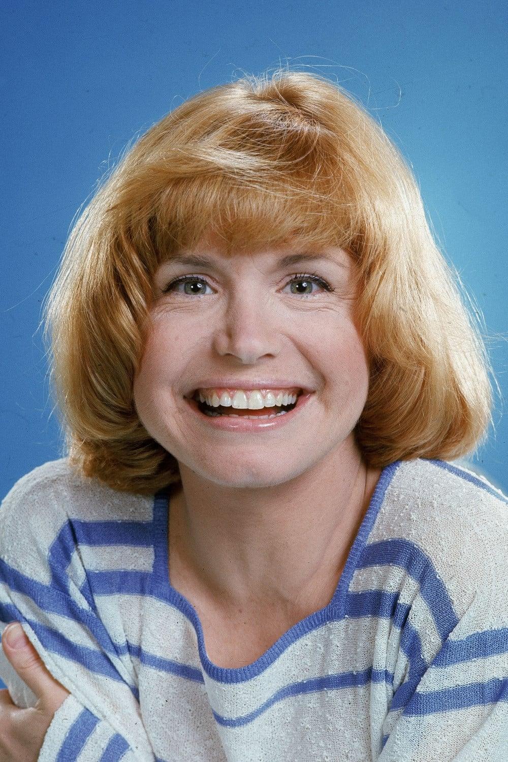 Bonnie Franklin | Young Girl (uncredited)