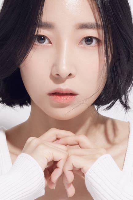 Kim G-rim | First Lieutenant Park's wife