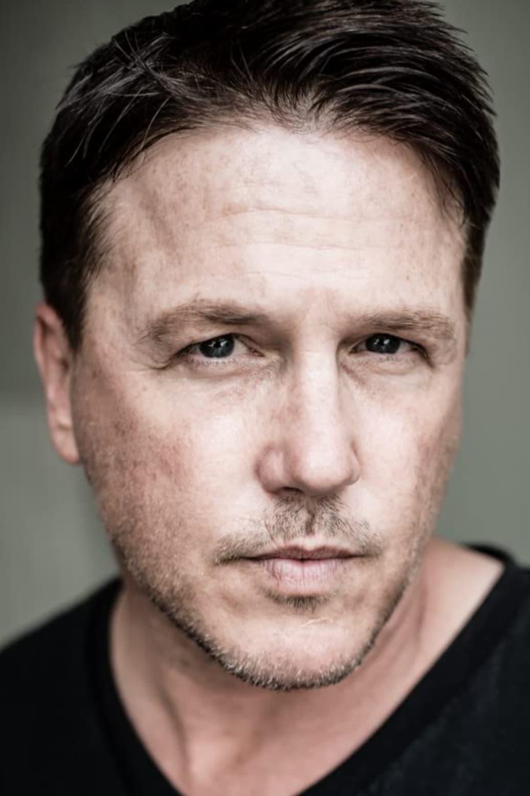 Lochlyn Munro | Uncle Anthony (uncredited)