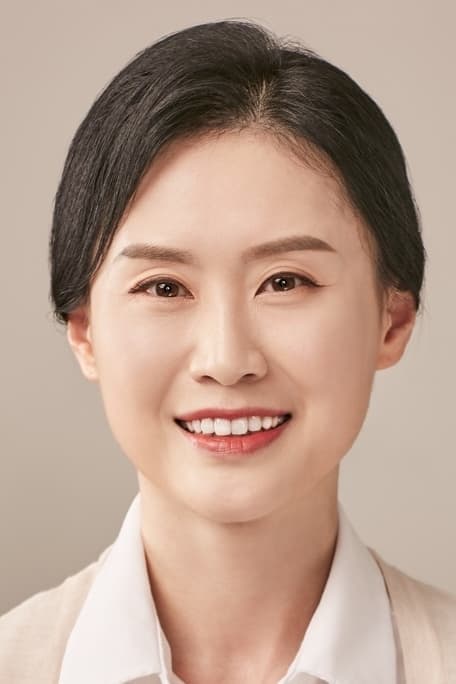 Jeon Eun-mi | Mart cashier