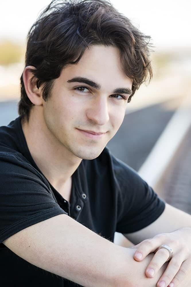 Zachary Gordon | Norm Cub (voice) (uncredited)