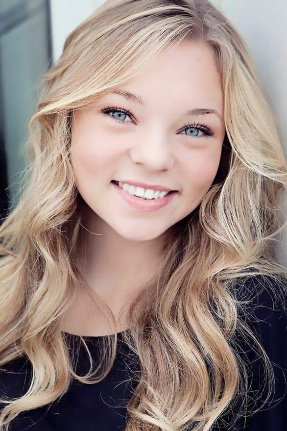 Taylor Hickson | Girl In Cafeteria