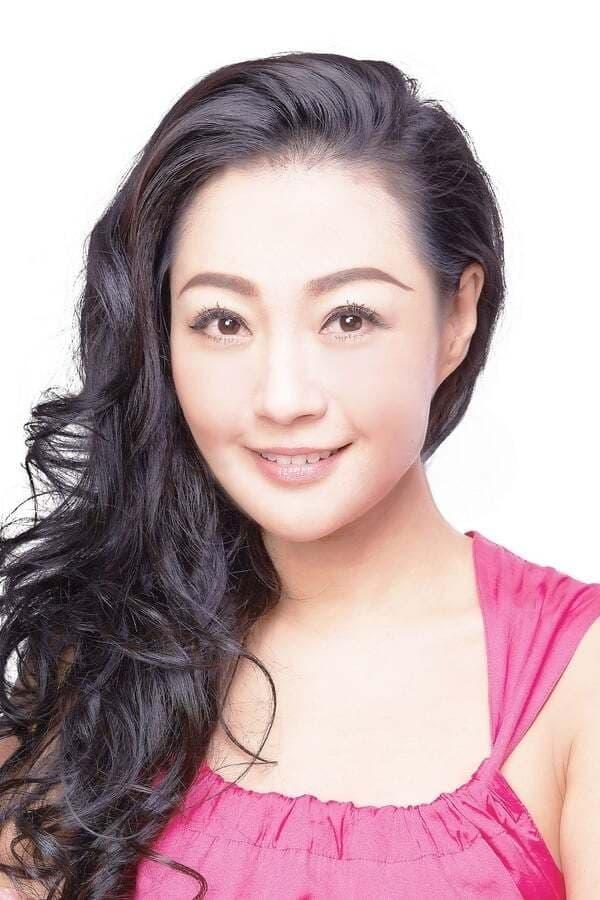 Strawberry Yeung Yuk-Mui | Karaoke Singer