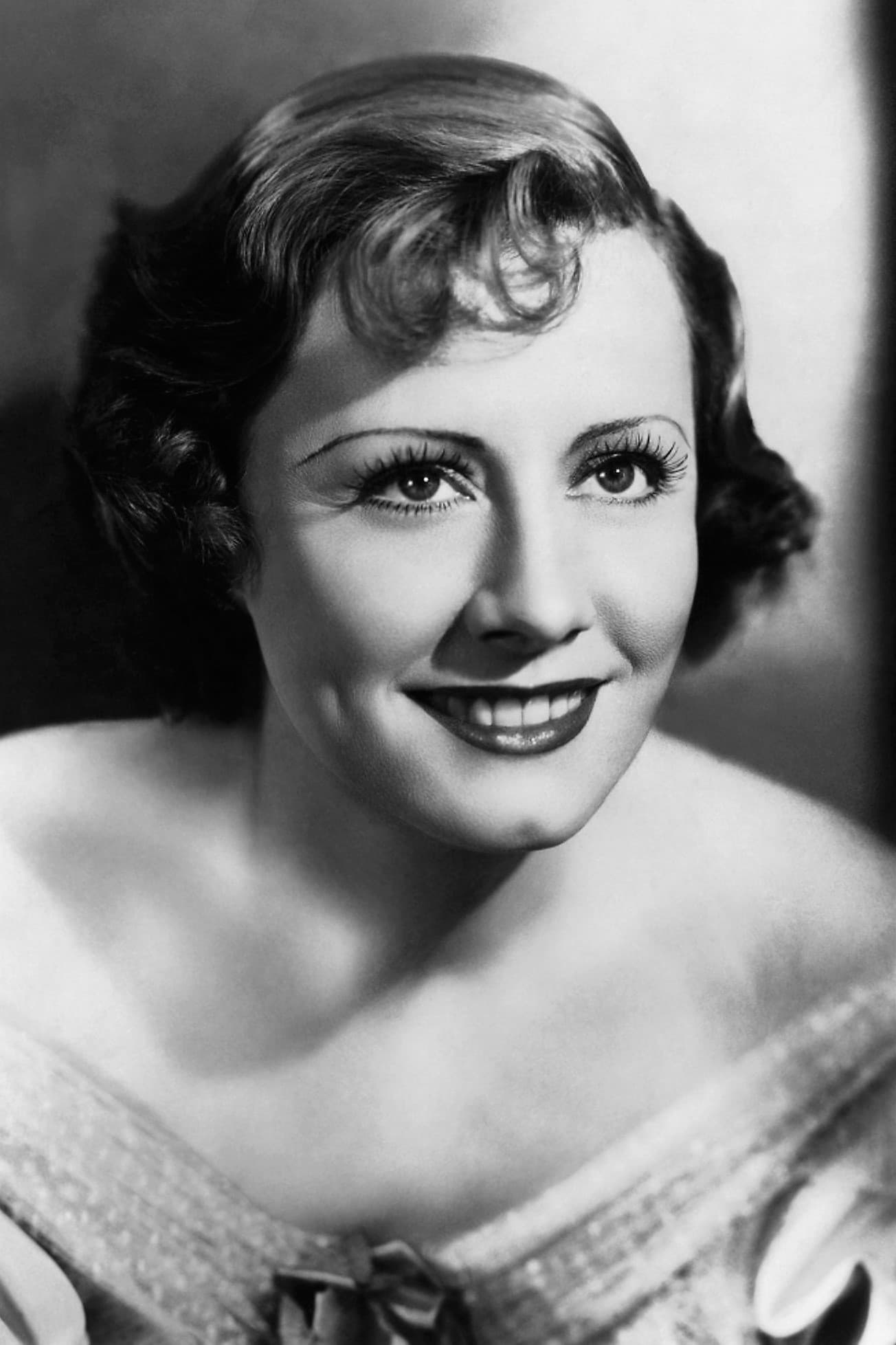 Irene Dunne | Self (archive footage)