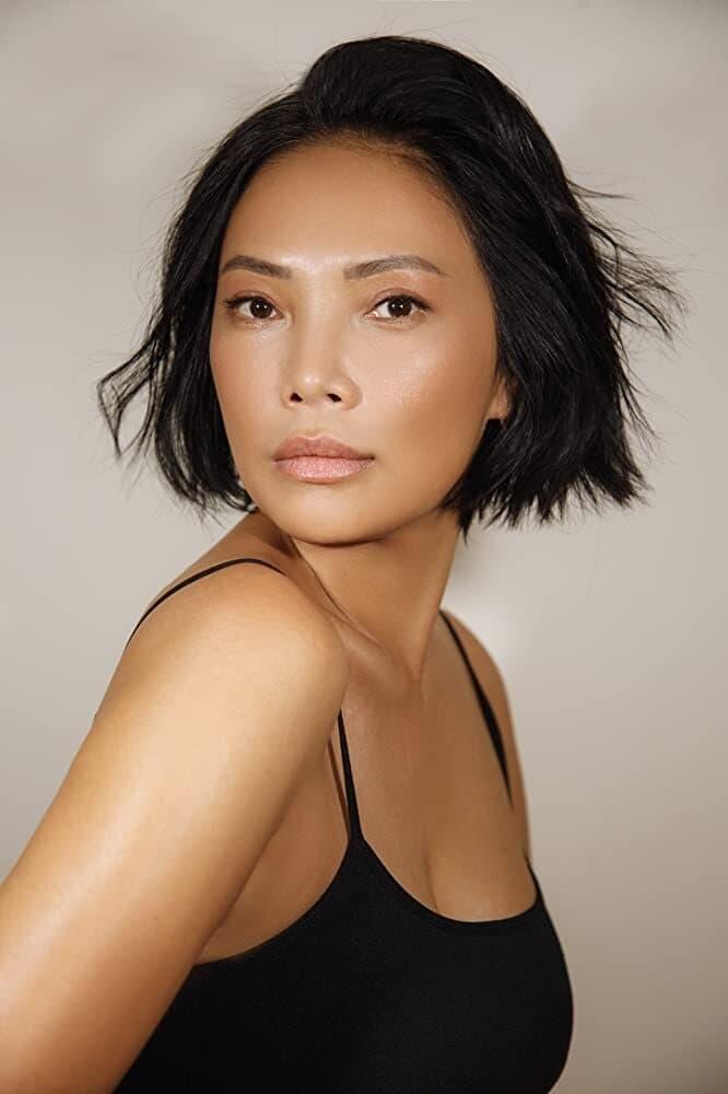 Navia Nguyen | Izuko - Geisha in Green