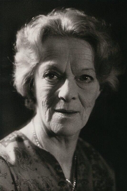 Beatrix Lehmann | Domina's Mother