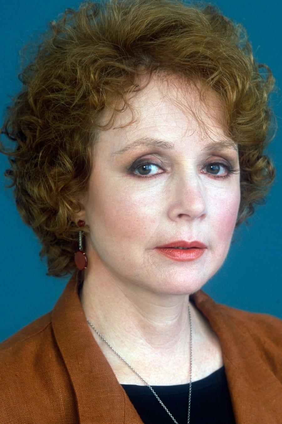 Piper Laurie | Margaret White (voice) (archive footage) (uncredited)