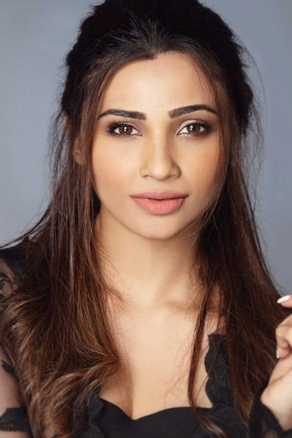 Daisy Shah | Sanjana Singh