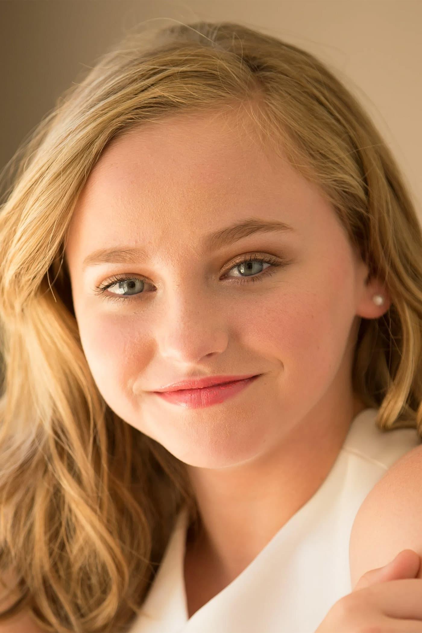 Madison Wolfe | Young Serena