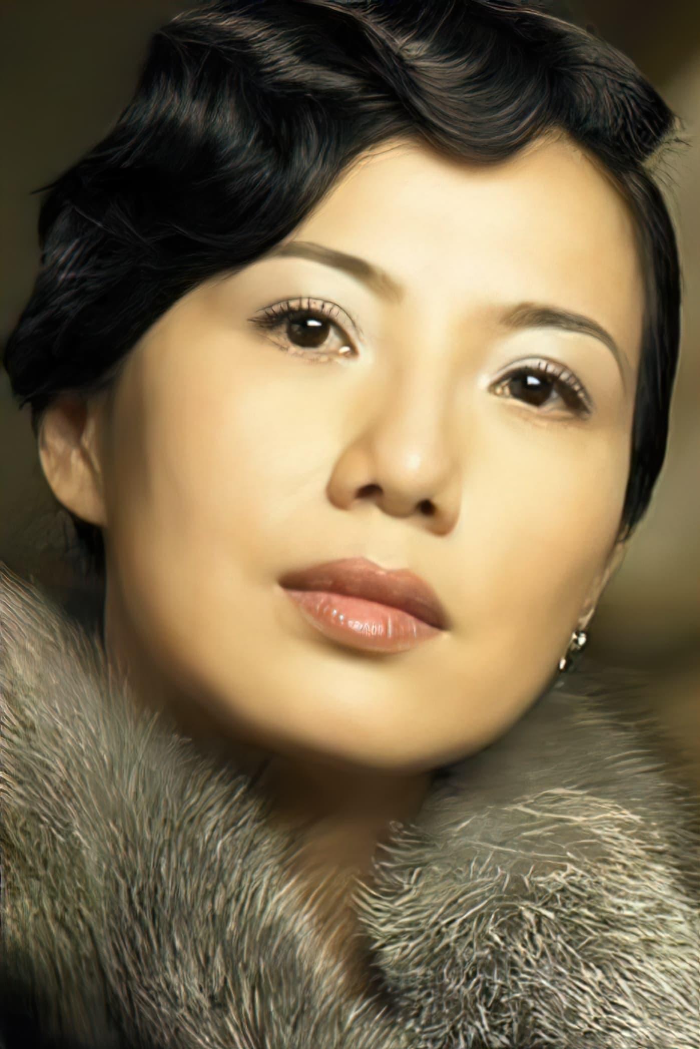 Suki Kwan | Chiu's Wife