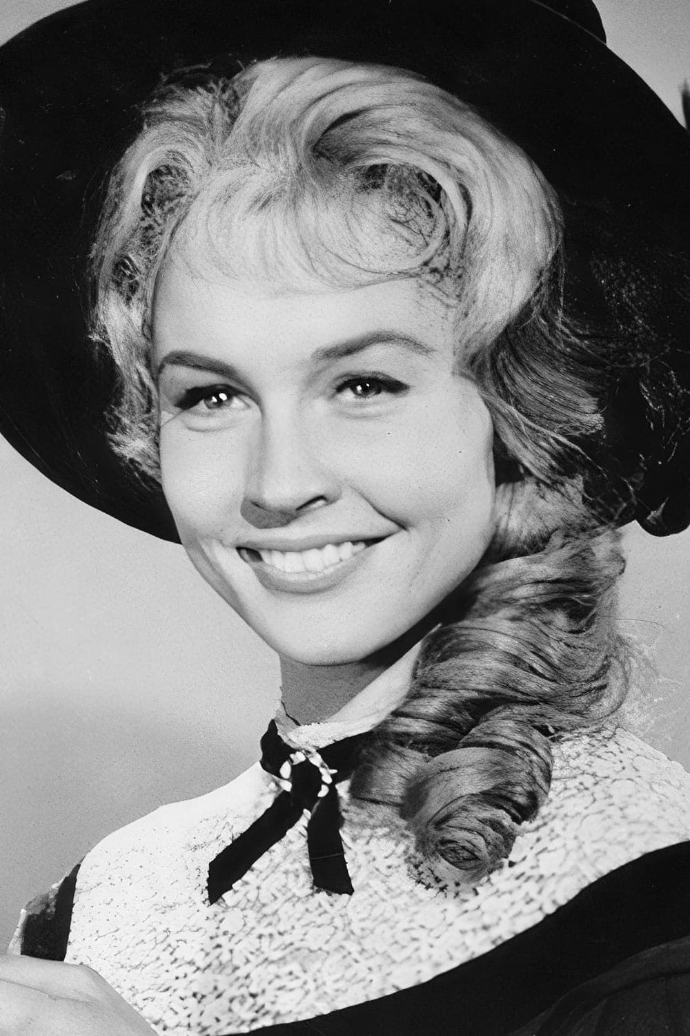 Maggie Pierce | June Carter (Webb's Sister)