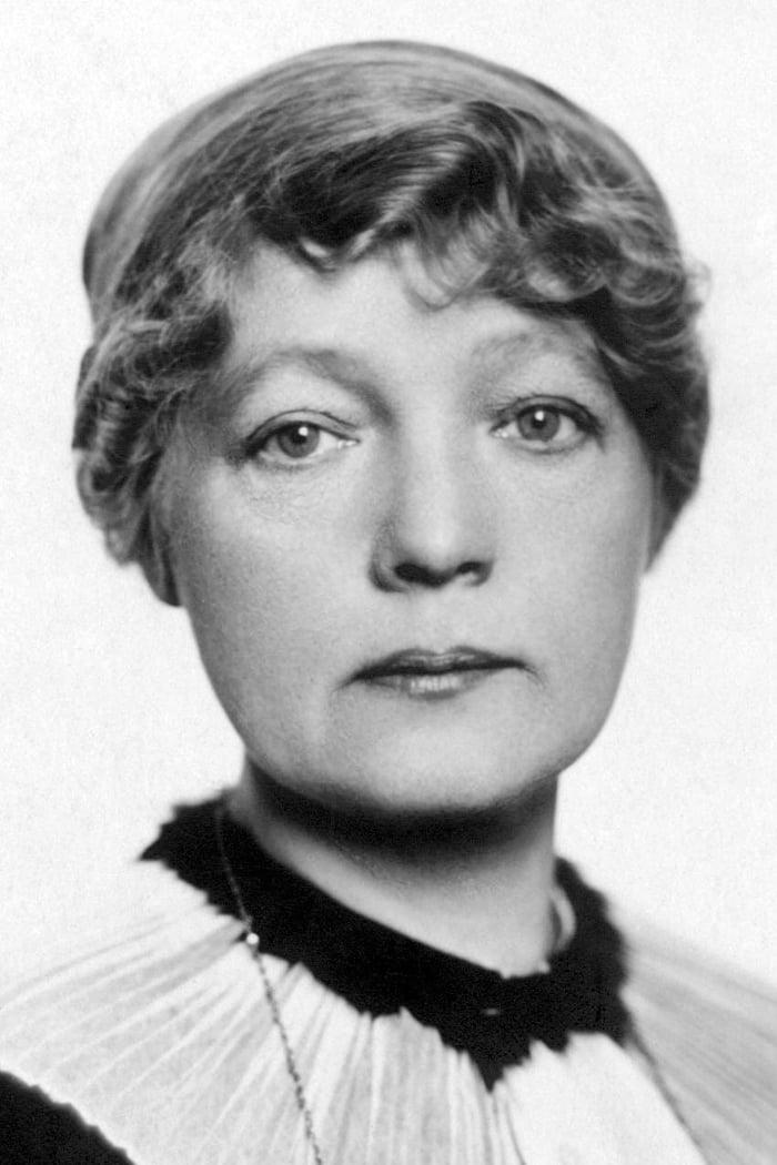 Hilda Borgström | Mrs. Holm