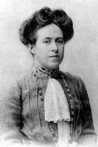 Vera Pawlowa | Aunt Frida