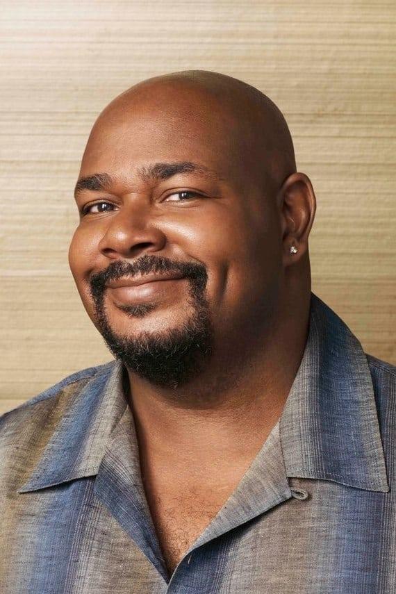 Kevin Michael Richardson | Lucius Fox / Avery / Wounded Man / Bulky Man (voice)