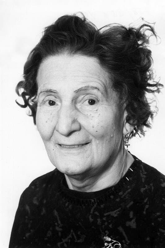Marie Nademlejnská | clerk miss Vinklářová