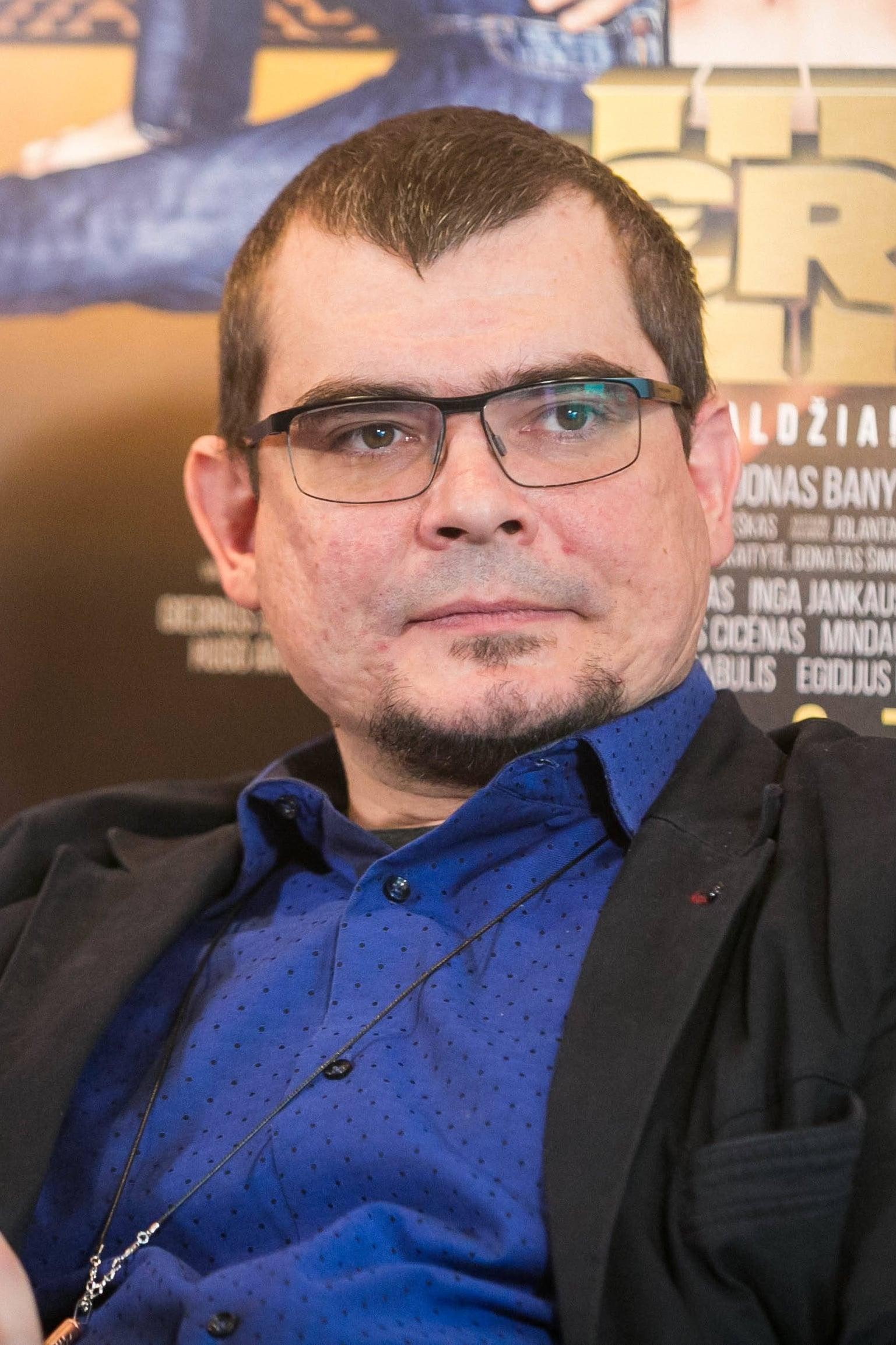 Emilis Vėlyvis | Director
