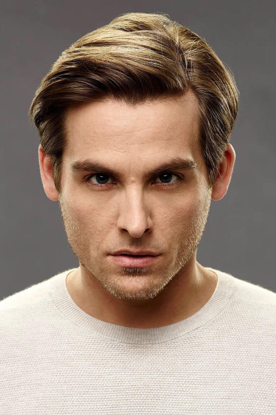 Kevin Zegers | Terry